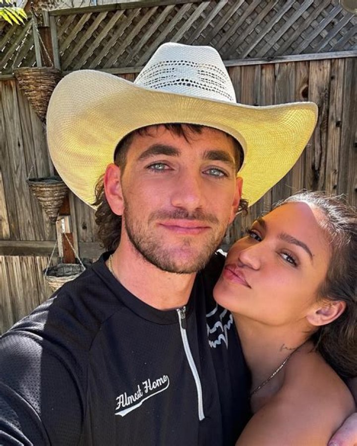 Alex Fine Bio, Wiki, Age, Height, Family, Cassie, Daughter, Career and Net Worth