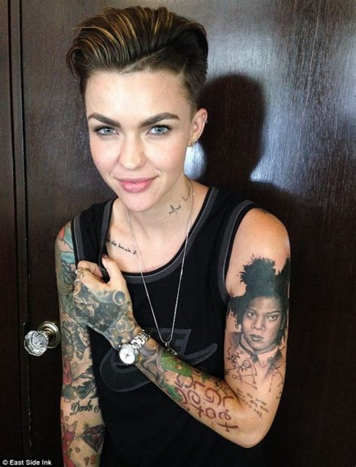 Amanda Crew: dating, net worth, tattoos, smoking & body measurements