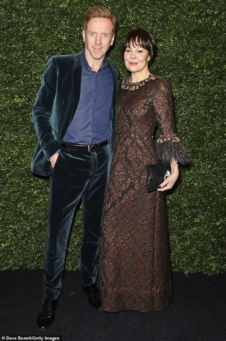 Damian Lewis: Wife, net worth, tattoos, smoking & body facts