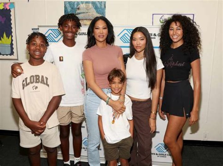 Kamal Givens Bio, Wiki, Age, Height, Wife, Girlfriend, Kids and Net Worth