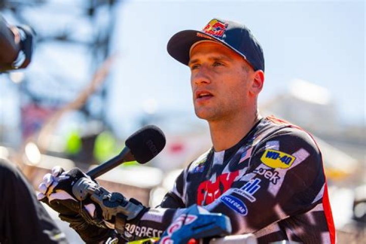 Ken Roczen: dating, net worth, tattoos, smoking & body facts