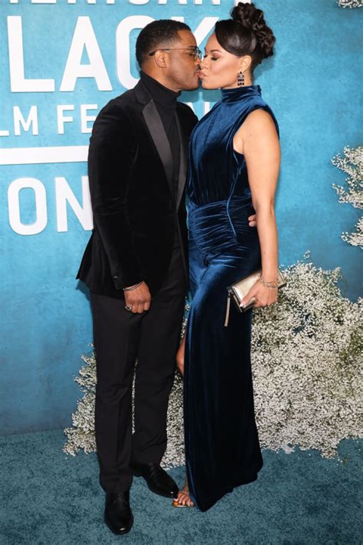 Larenz Tate: Wife, net worth, tattoos, smoking & body facts