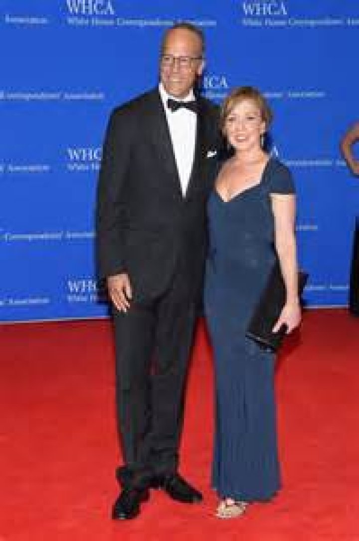 Lester Holt Net Worth, Salary, Wife, Son, Family, Age, Height, Married, Bio