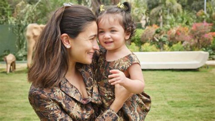 Robin Bhatt’s biography, net worth, fact, career, awards and life story