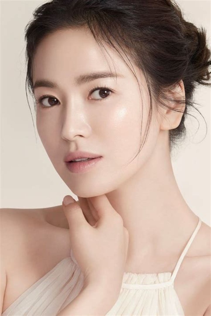Song Hye-Kyo Wiki, Bio, Age, Height, Weight, Drama Series, Awards List