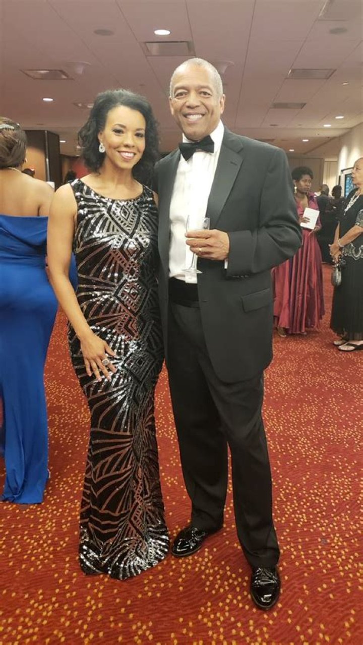 Tracye Hutchins Husband, Married, Net Worth, CBS, Age, Height, Kids, Bio