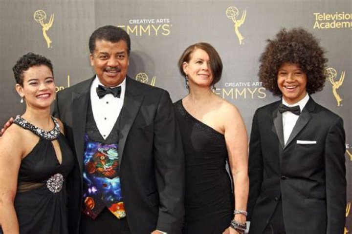Who Is Andre De Grasse Wife? His Family Life Explored